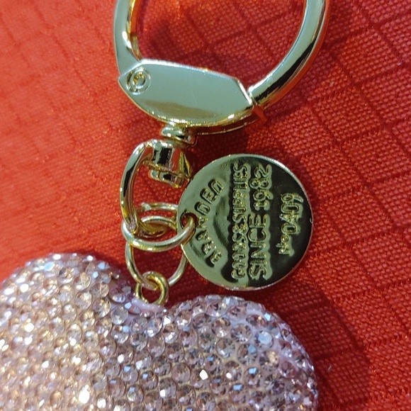 Pink Heart rhinestones Keychain with Gold Accents - Picture 5 of 6